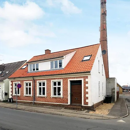 16 Person Holiday In Rudk Bing